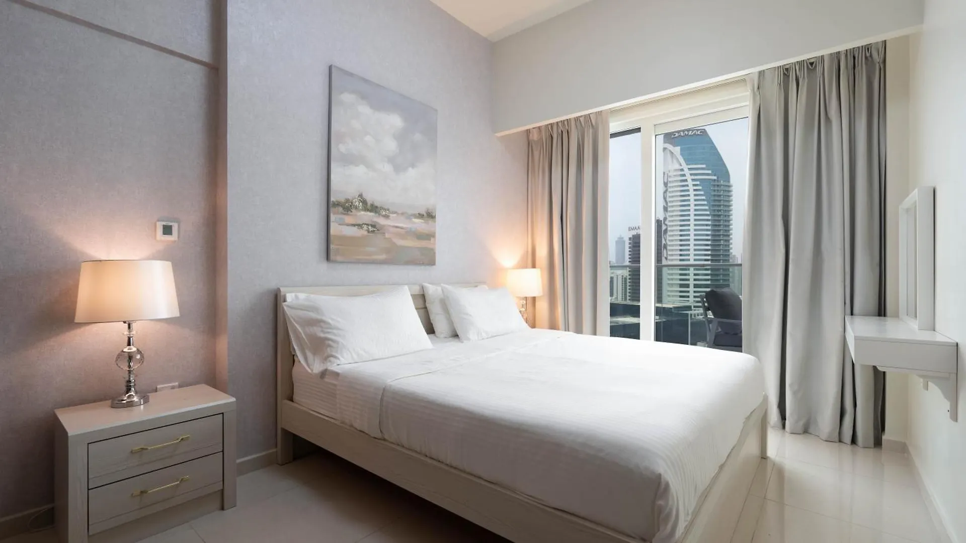 Luxury 2Br Apartment With Burj View Gym & Pool Ντουμπάι