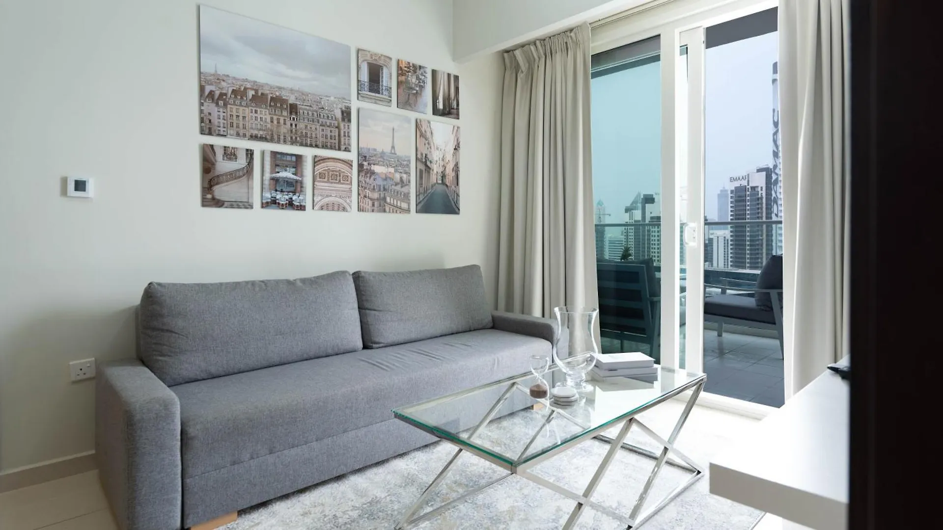 Luxury 2Br Apartment With Burj View Gym & Pool Dubai