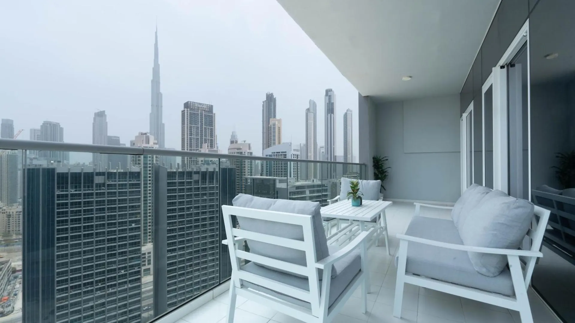 Luxury 2Br Apartment With Burj View Gym & Pool Dubai 0*,