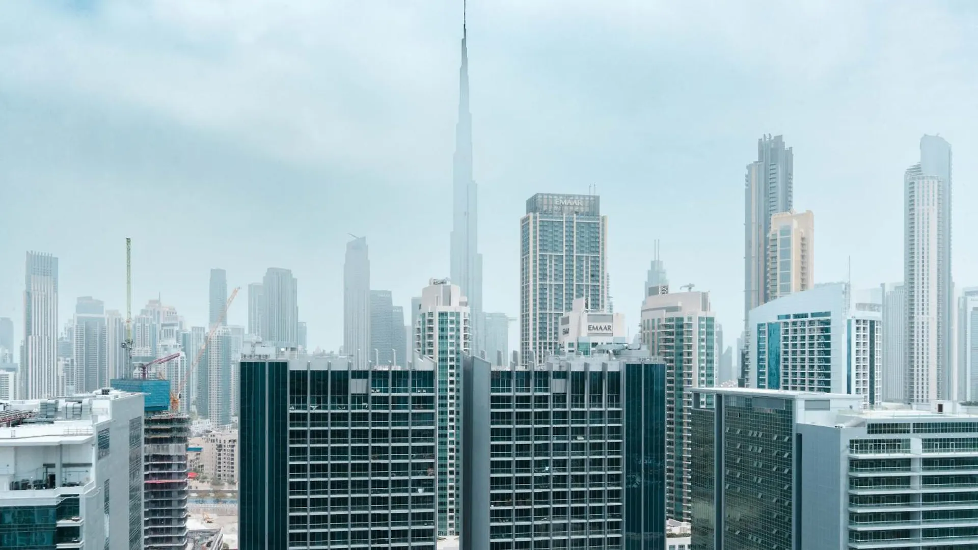 Luxury 2Br Apartment With Burj View Gym & Pool Dubai